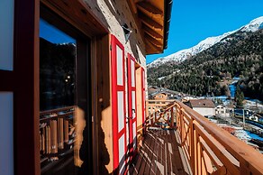 DALANIA MOUNTAIN APARTMENTS