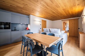 DALANIA MOUNTAIN APARTMENTS
