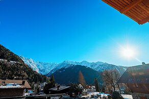 DALANIA MOUNTAIN APARTMENTS