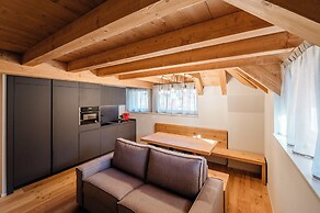 DALANIA MOUNTAIN APARTMENTS