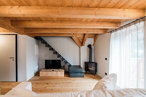 DALANIA MOUNTAIN APARTMENTS