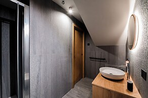 DALANIA MOUNTAIN APARTMENTS