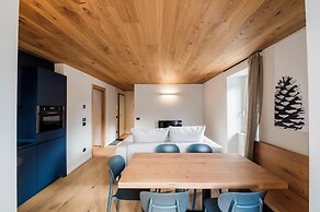 DALANIA MOUNTAIN APARTMENTS