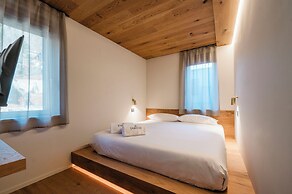 DALANIA MOUNTAIN APARTMENTS
