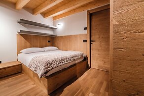DALANIA MOUNTAIN APARTMENTS
