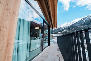 DALANIA MOUNTAIN APARTMENTS