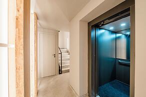 DALANIA MOUNTAIN APARTMENTS