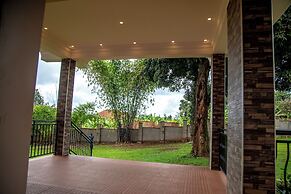 Malachite Apartments