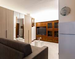 Pisani 4 in Monza With 1 Bathrooms