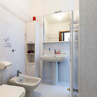 Pisani 4 in Monza With 1 Bathrooms
