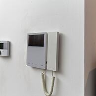 Pisani 4 in Monza With 1 Bathrooms