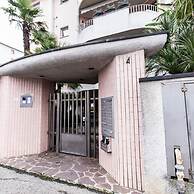 Pisani 4 in Monza With 1 Bathrooms