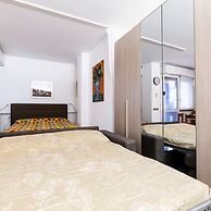 Pisani 4 in Monza With 1 Bathrooms