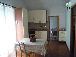 2 Rooms With Bathroom, Kitchen And Walk-in Closet With Independent Ent