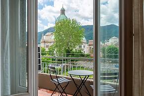 Autumn Apartment in Como