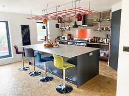 Luxurious Designer Penthouse - Grand Bay Views