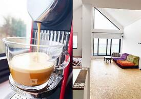 Luxurious Designer Penthouse - Grand Bay Views