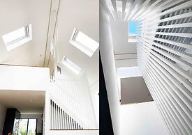 Luxurious Designer Penthouse - Grand Bay Views