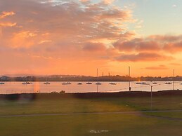 Luxurious Designer Penthouse - Grand Bay Views