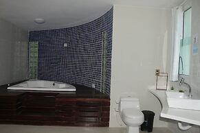 Mansao 6 suites c piscina e jacuzzi 082M