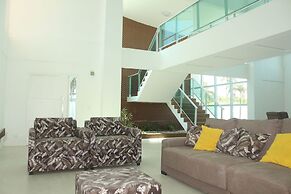 Mansao 6 suites c piscina e jacuzzi 082M