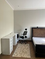 1 Bed Flat - Sleeps 2 - Parking - Wifi