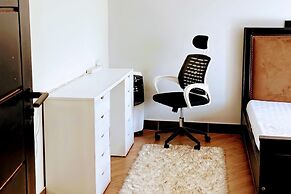 1 Bed Flat - Sleeps 2 - Parking - Wifi