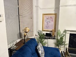 Sheffield - House - Sleeps 5 - Parking - Garden