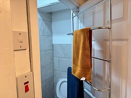 Sheffield - House - Sleeps 5 - Parking - Garden