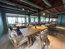 Mt. Plaisir Estate Hotel