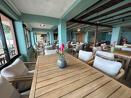 Mt. Plaisir Estate Hotel