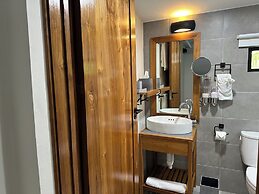 Mt. Plaisir Estate Hotel