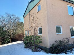Cozy Small Apartment Just Outside Stockholm