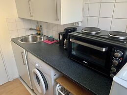 Cozy Small Apartment Just Outside Stockholm