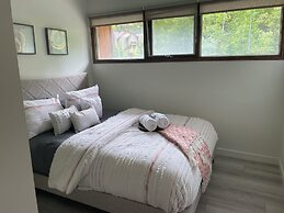 6Br Chalet I Ski Out I Private HotTub