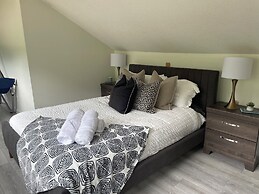 6Br Chalet I Ski Out I Private HotTub