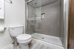 6Br Chalet I Ski Out I Private HotTub