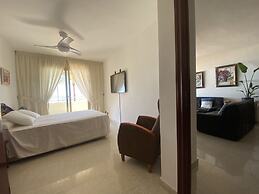 R151 - Apart Beachfront