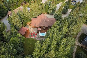 Mountain Chalet 2Min to Jasper Park Gate