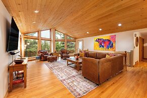 Mountain Chalet 2Min to Jasper Park Gate