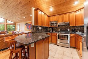 Mountain Chalet 2Min to Jasper Park Gate