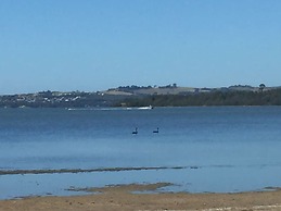 Lakeside Manor 2 Private Bedrooms with amenities