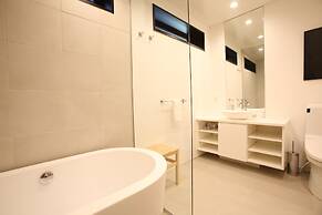 SEVEN TREES BY AOKIKO