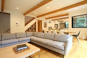 SEVEN TREES BY AOKIKO