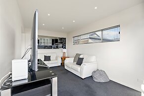 Tranquil Tranmere- City Views- 3 Bedroom