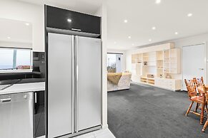 Tranquil Tranmere- City Views- 3 Bedroom