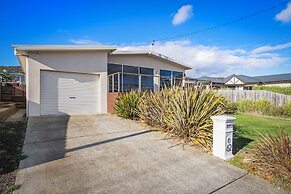 Tranquil Tranmere- City Views- 3 Bedroom