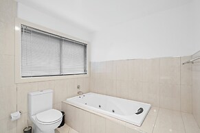 Tranquil Tranmere- City Views- 3 Bedroom