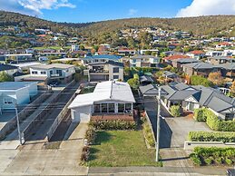 Tranquil Tranmere- City Views- 3 Bedroom