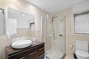 Tranquil Tranmere- City Views- 3 Bedroom